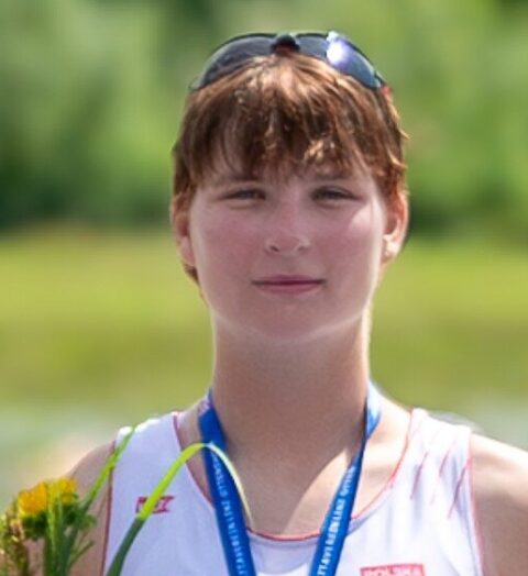 Julia Nawrocka - zdobywczynie brązowego medalu w międzynarodowych regatach wioślarskich Coupe de la Jeunesse