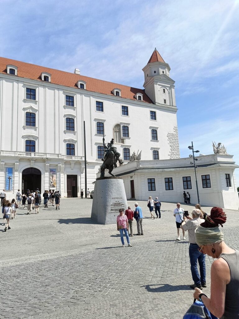 Pozdrawiamy z trasy! Oto krótka fotorelacja z pierwszego dnia wycieczki klas 3d…