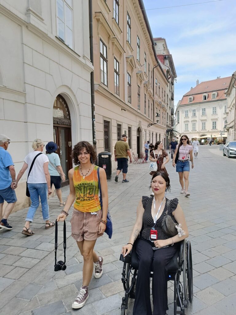 Pozdrawiamy z trasy! Oto krótka fotorelacja z pierwszego dnia wycieczki klas 3d…
