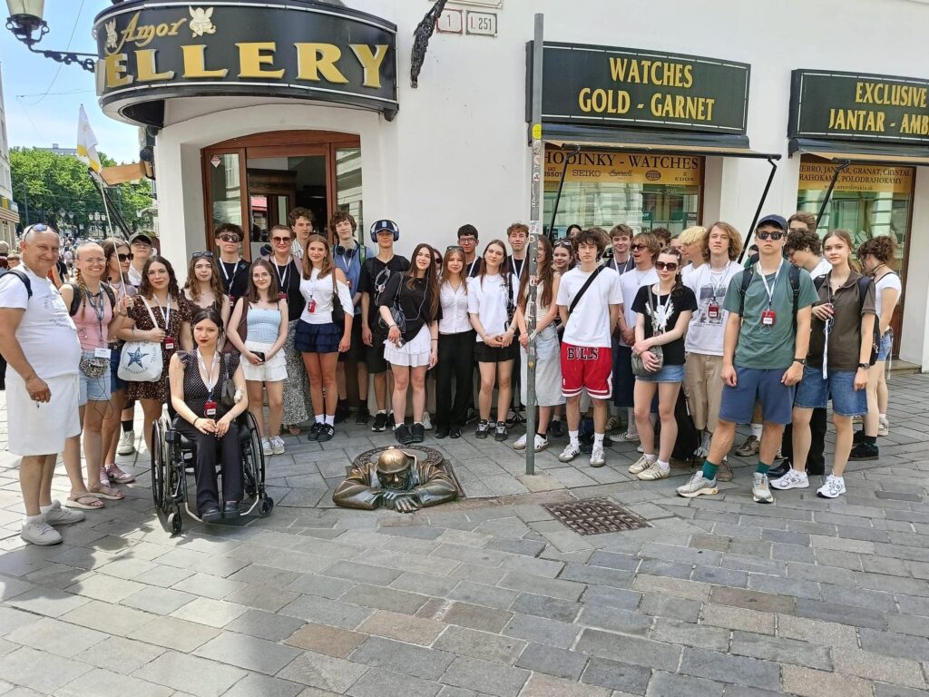 Pozdrawiamy z trasy! Oto krótka fotorelacja z pierwszego dnia wycieczki klas 3d…