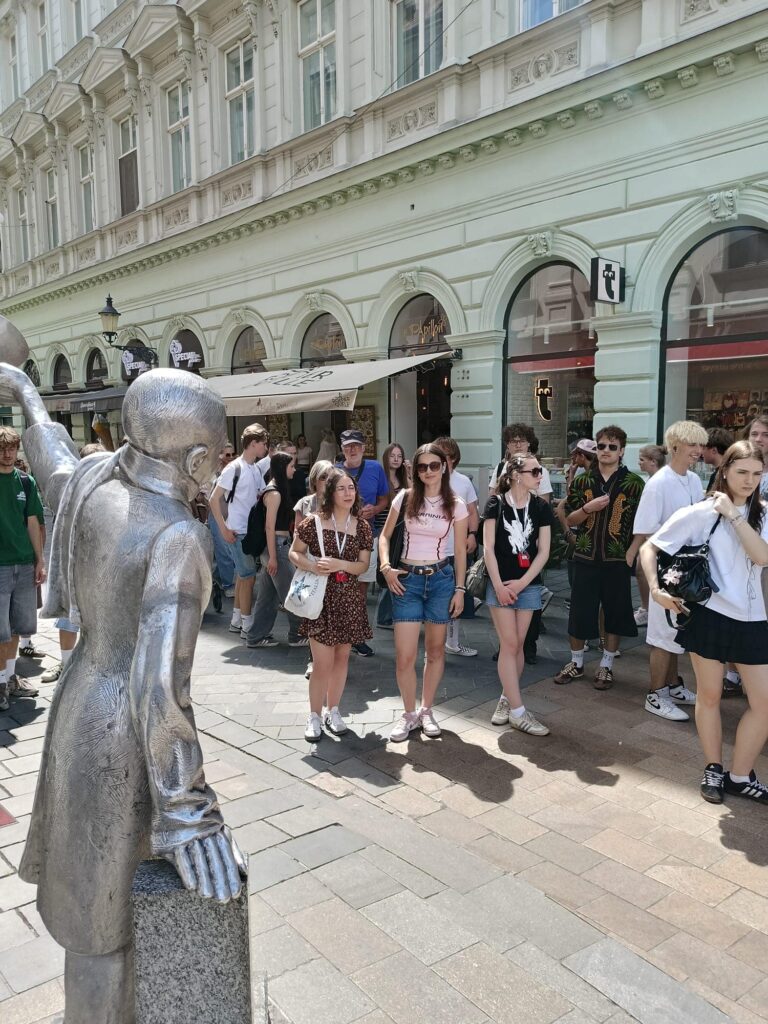 Pozdrawiamy z trasy! Oto krótka fotorelacja z pierwszego dnia wycieczki klas 3d…