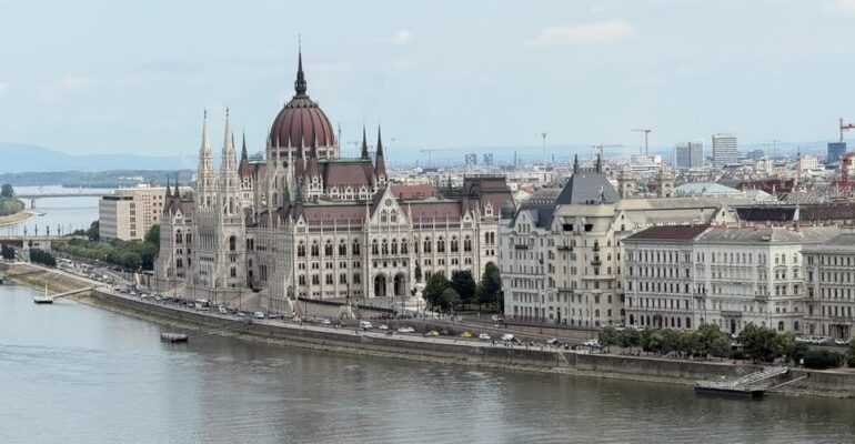 Kolejny przystanek klas 3d i 3k na trasie wycieczki - Trzy stolice…