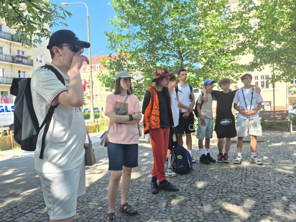Klasy 2a i 2d uczestniczyły dzisiaj w mini grze mejskiej. Celem było…