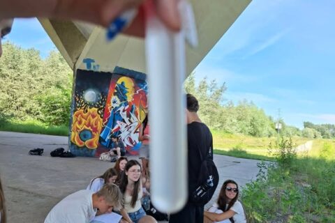 Nauka nie zna wakacji! 🌿🧪 Mimo zbliżającego się końca roku szkolnego, klasy…