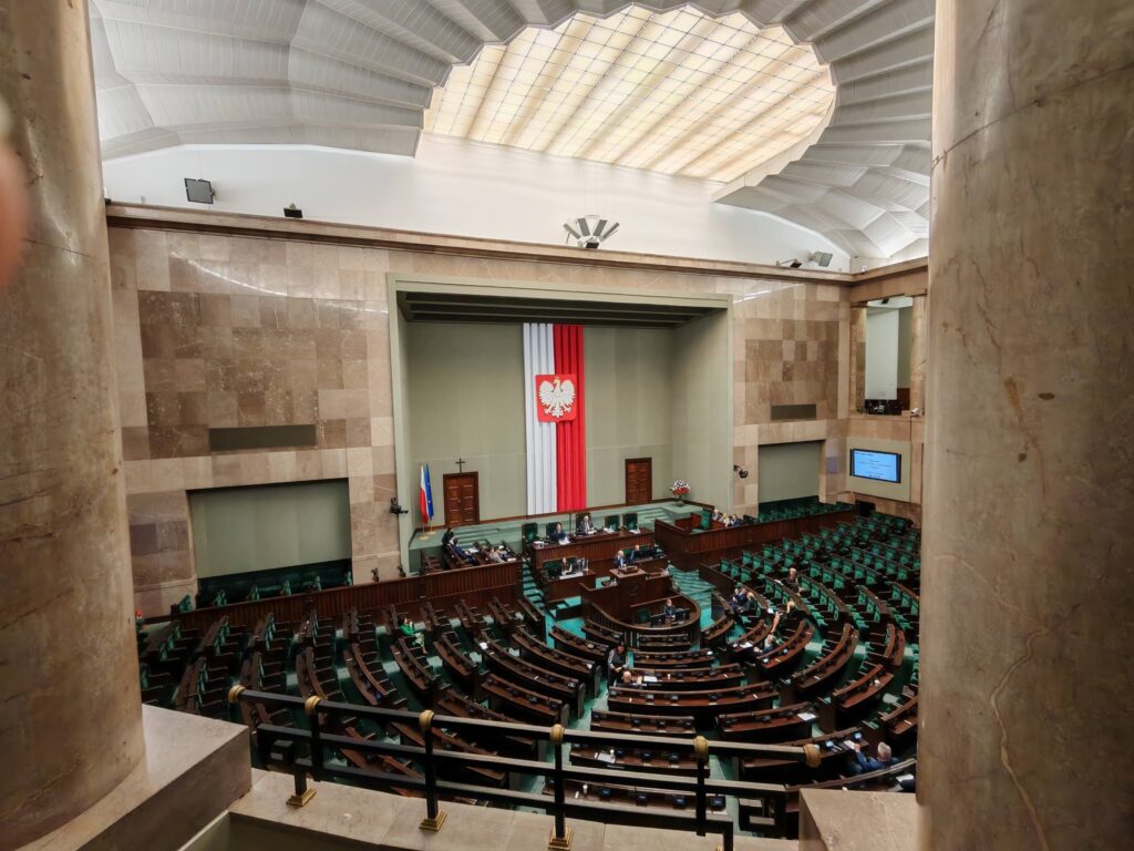 4e zdobywa Warszawę🧜 Do stolicy naszej Ojczyzny przybyła z oficjalną wizytą młodzież…
