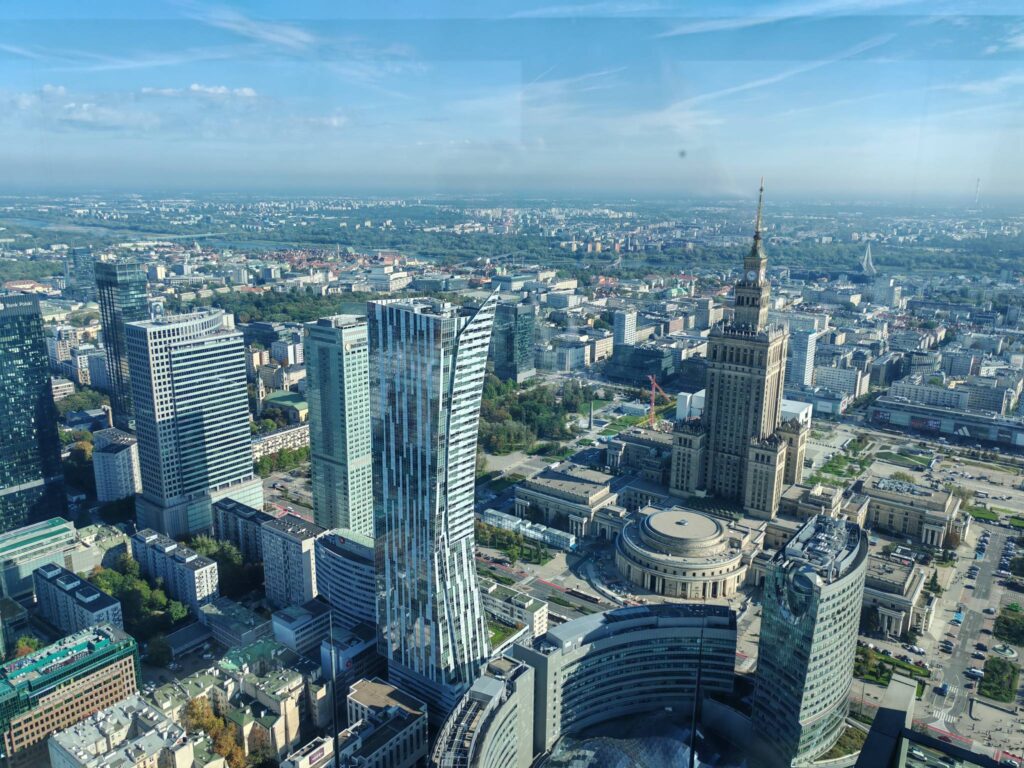 Dziś na zakończenie warszawskiej przygody 4e wjechała windą na szczyt najwyższego budynku…