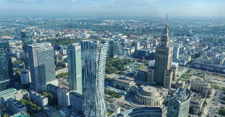 Dziś na zakończenie warszawskiej przygody 4e wjechała windą na szczyt najwyższego budynku…