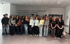 Przyszli studenci Uniwersytetu Medycznego w Poznaniu, uczniowie z klas medycznych 1a1 i…