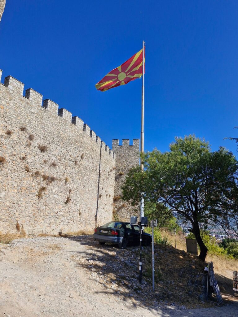 Klasa 4b humanistyczno-artystyczna w Macedonii 🇲🇰 Z Albanii udaliśmy się przez malownicze…