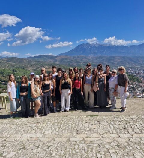 Klasa 4b humanistyczno-artystyczna ,,Od Adriatyku do jeziora Ochrydzkiego" - Berat, Albania🇦🇱 W…