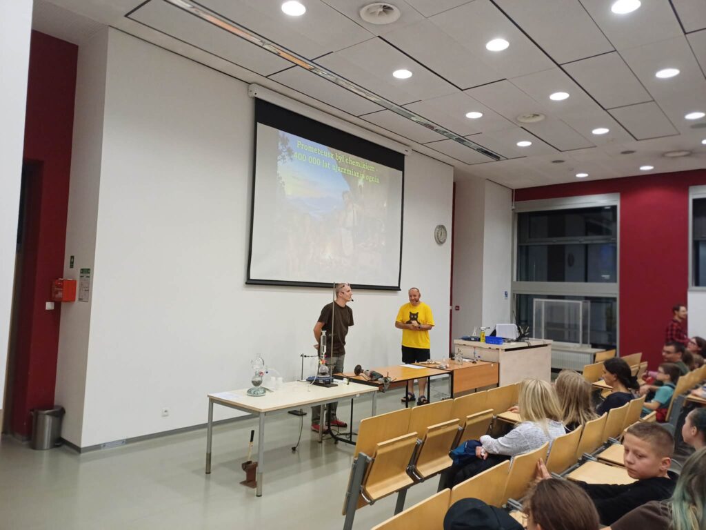 Klasa 1c1 brała udział w Nocy Naukowców na Wydziale Chemii UAM. Było…