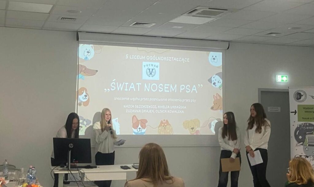 🐾 Nasze uczennice na ogólnopolskiej konferencji naukowej! 🐾 Z dumą informujemy, że…