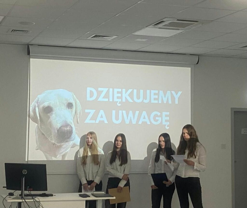 🐾 Nasze uczennice na ogólnopolskiej konferencji naukowej! 🐾 Z dumą informujemy, że…