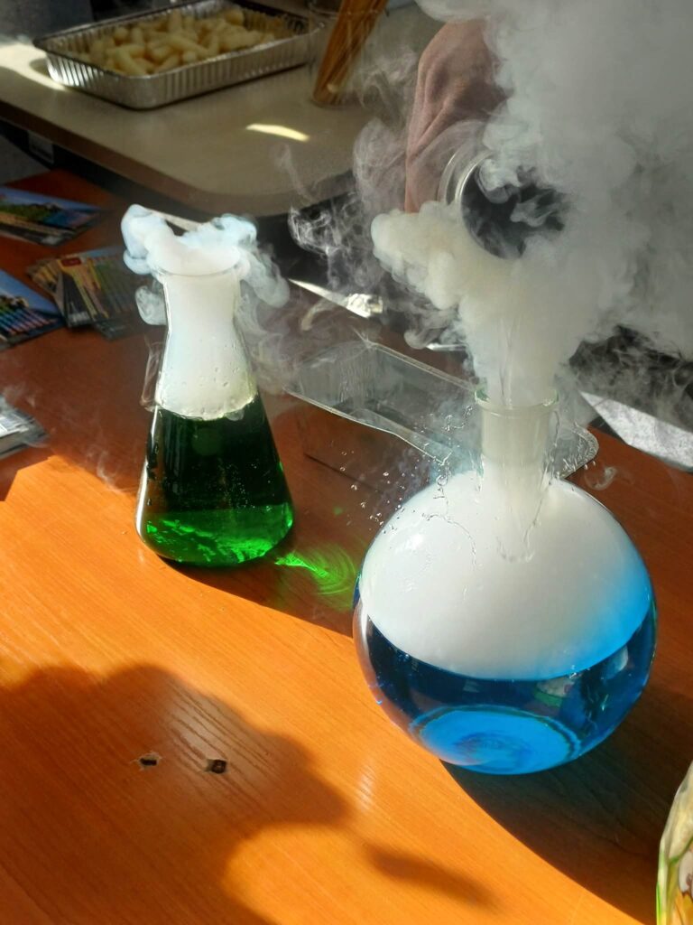 O godz. 6.02 dnia 23.10 rozpoczął się Międzynarodowy Dzień Mola na Wydziale…