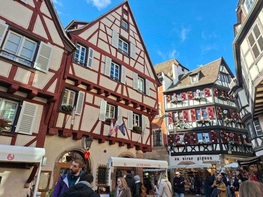 🇲🇫📍Avignon & Colmar Po Carcansonne udaliśmy sie do Awinionu - zabytkowego miasta…