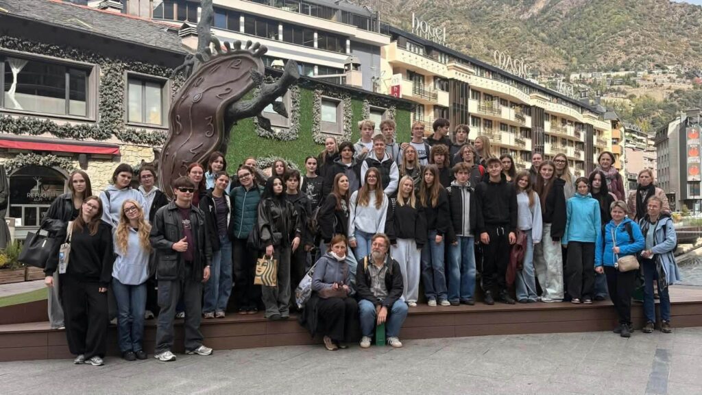 🇪🇸➡️🇦🇩➡️🇫🇷 Tour de Europa od Hiszpanii, przez Andorę, aż do Francji! 🌍…