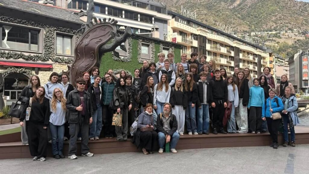 🇪🇸➡️🇦🇩➡️🇫🇷 Tour de Europa od Hiszpanii, przez Andorę, aż do Francji! 🌍…