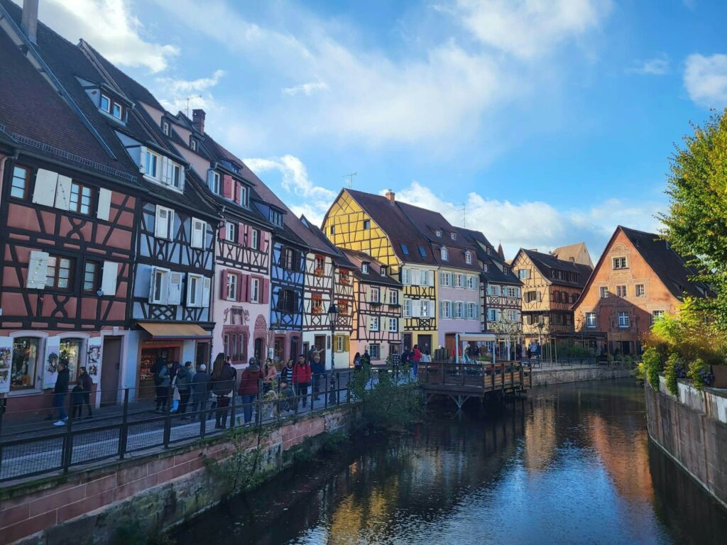 🇲🇫📍Avignon & Colmar Po Carcansonne udaliśmy sie do Awinionu - zabytkowego miasta…